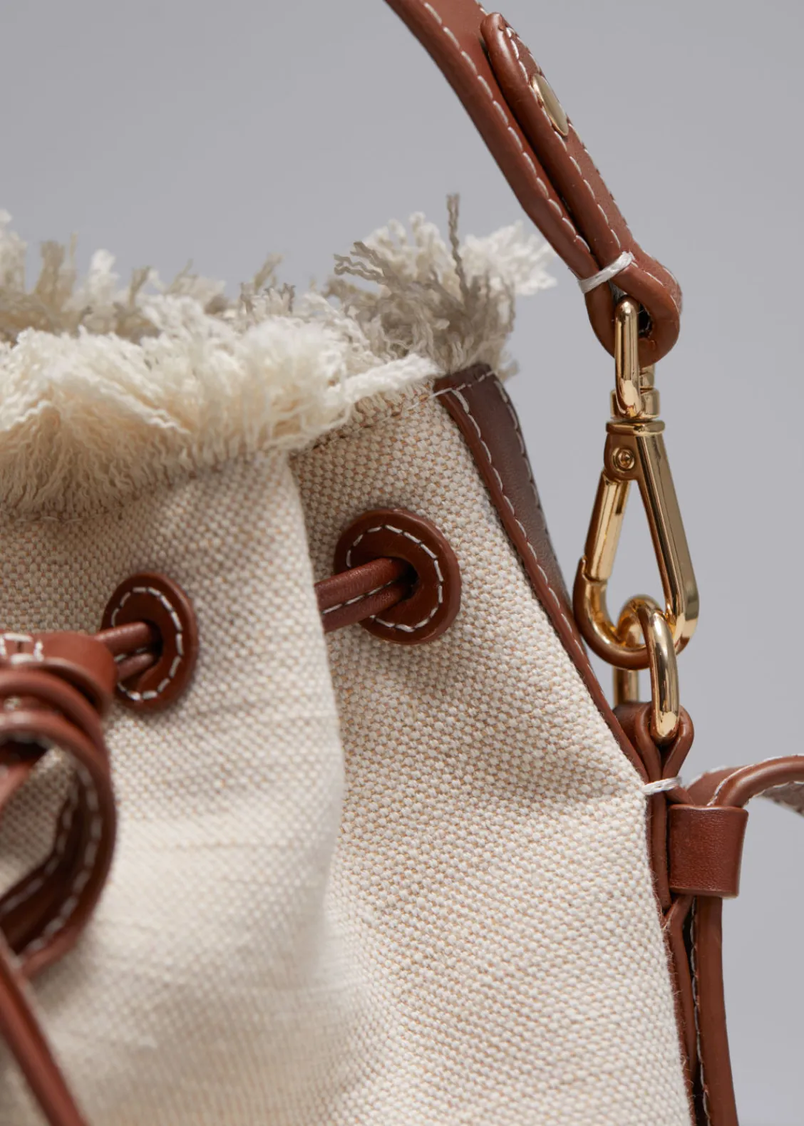 & Other Stories Shoulder Bags | Leather-Trimmed Canvas Bucket Bag Beige