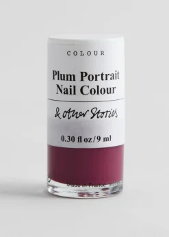 & Other Stories Makeup | Nail Polish